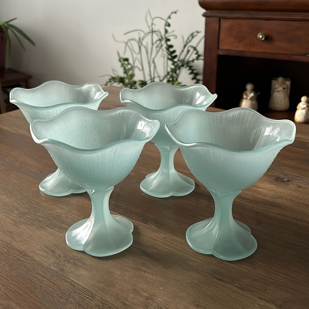 💕Set of 4 aqua pastel Frosted Footed Glass Compote Dessert Bowl Made in France